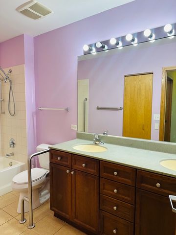 7753 Van Buren Street 212, Forest Park, IL 60130