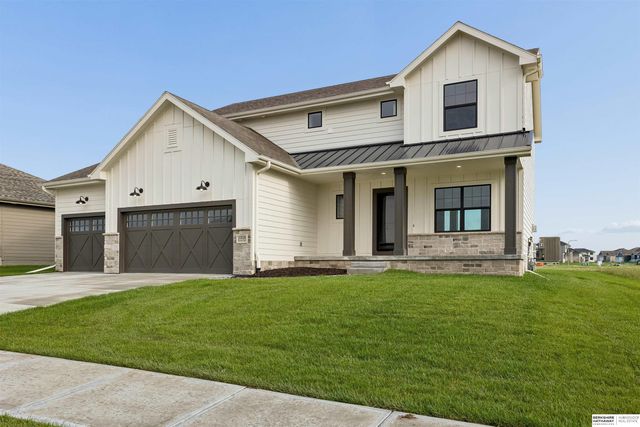 20808 Kansas Avenue, Elkhorn, NE 68022