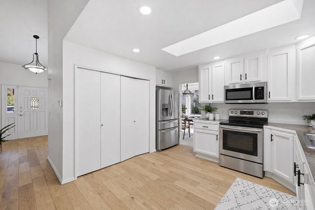 16718 3rd Avenue SE, Bothell, WA 98012