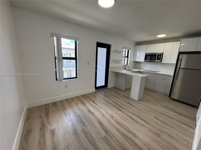 1971 NW 2nd Ct 11, Miami, FL 33136