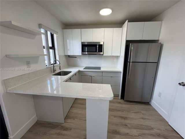 1971 NW 2nd Ct 11, Miami, FL 33136