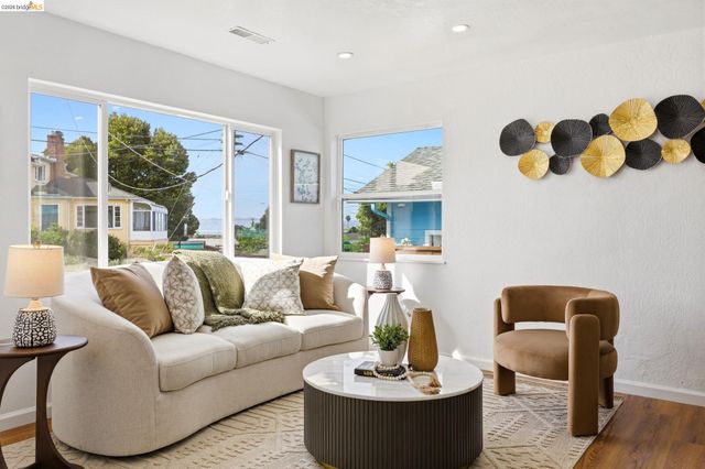 1354 Santa Clara St, Richmond, CA 94804