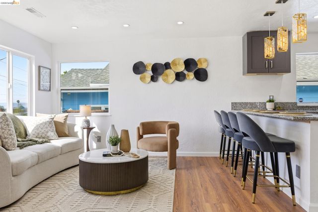 1354 Santa Clara St, Richmond, CA 94804