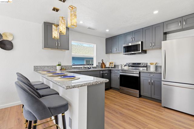 1354 Santa Clara St, Richmond, CA 94804