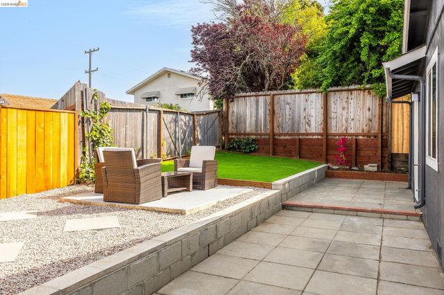 1354 Santa Clara St, Richmond, CA 94804