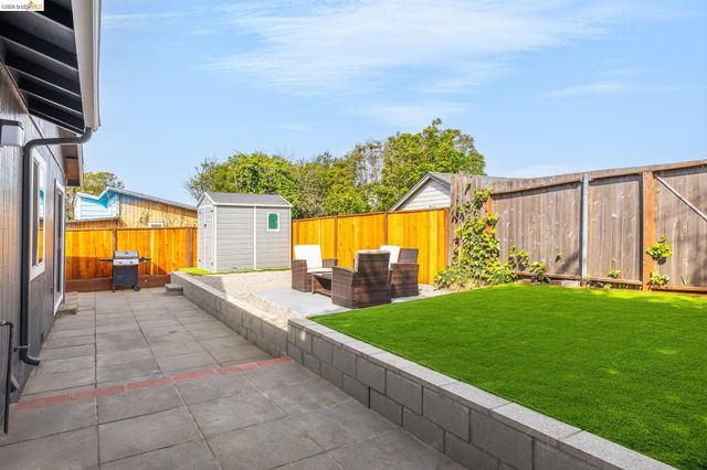 1354 Santa Clara St, Richmond, CA 94804