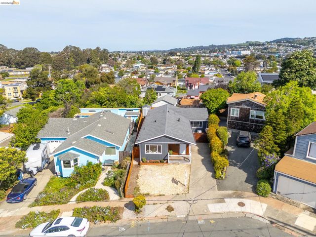 1354 Santa Clara St, Richmond, CA 94804