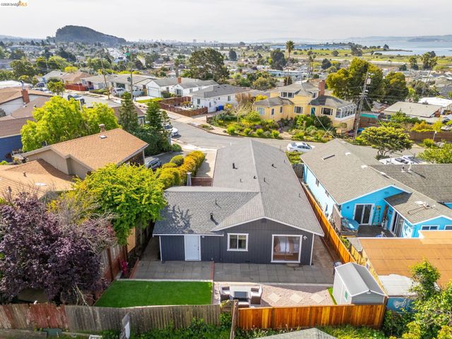 1354 Santa Clara St, Richmond, CA 94804