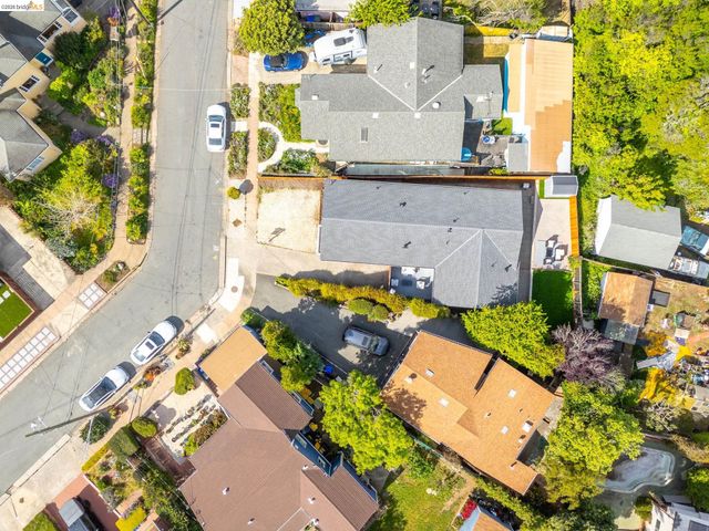 1354 Santa Clara St, Richmond, CA 94804