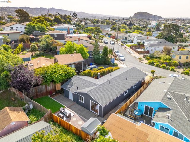 1354 Santa Clara St, Richmond, CA 94804