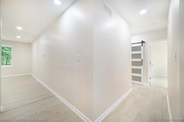 10303 9 Mile Road, Whitmore Lake, MI 48189