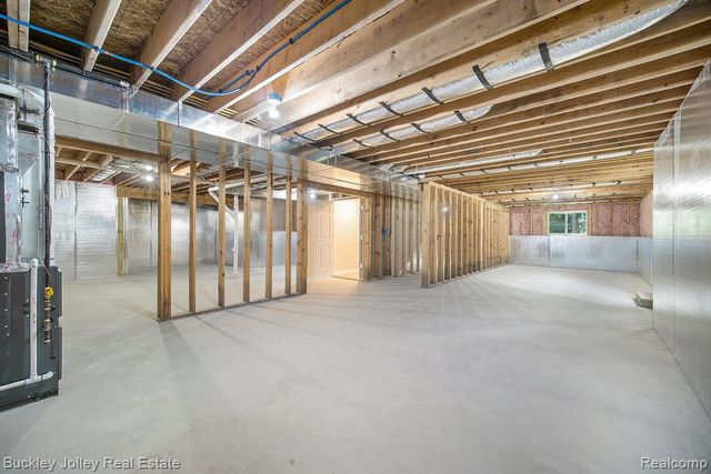 10303 9 Mile Road, Whitmore Lake, MI 48189