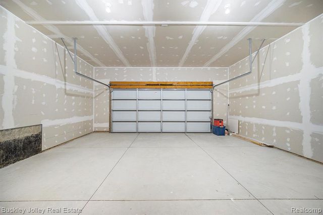 10303 9 Mile Road, Whitmore Lake, MI 48189