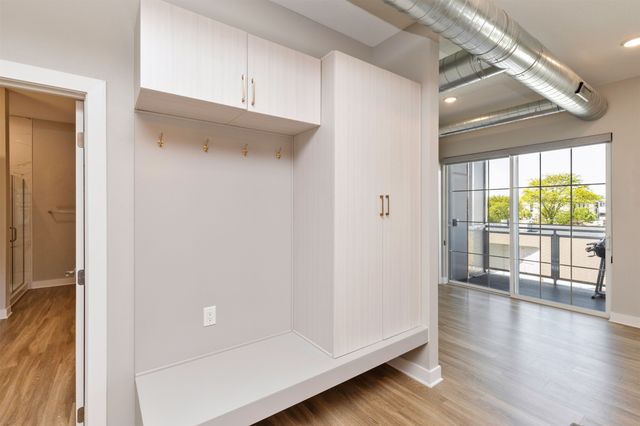 450 SW 7th Street 304, Des Moines, IA 50309