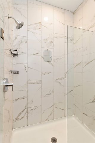 450 SW 7th Street 304, Des Moines, IA 50309