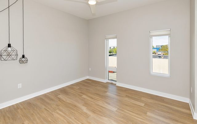 450 SW 7th Street 304, Des Moines, IA 50309