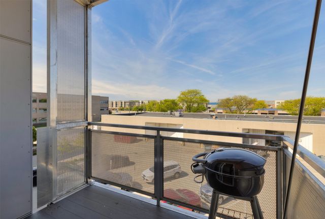 450 SW 7th Street 304, Des Moines, IA 50309