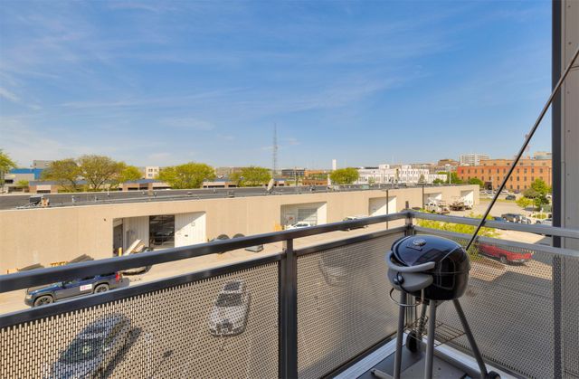 450 SW 7th Street 304, Des Moines, IA 50309