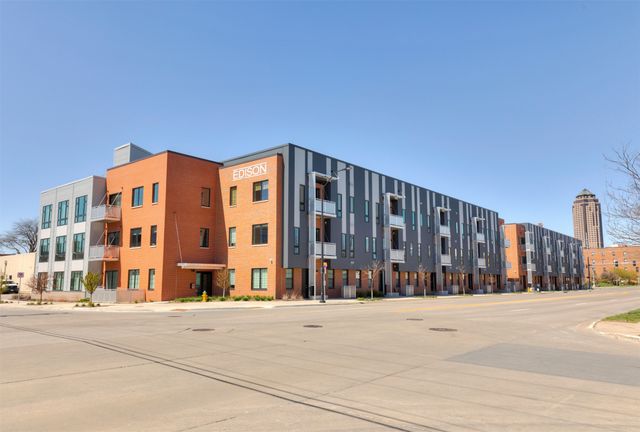 450 SW 7th Street 304, Des Moines, IA 50309