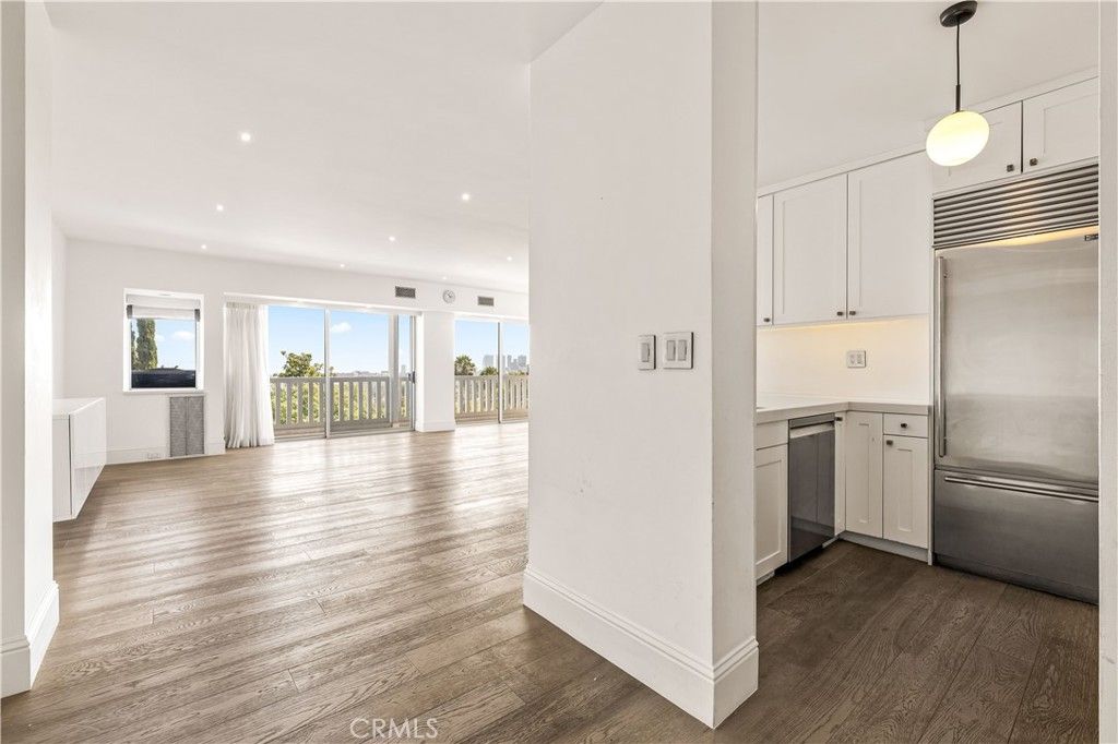 999 N Doheny Dr 310, West Hollywood, CA 90069