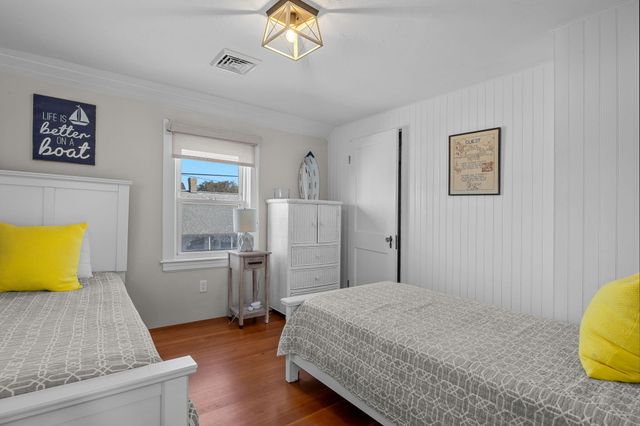 11 Atlantic Avenue, Harwich Port, MA 02646
