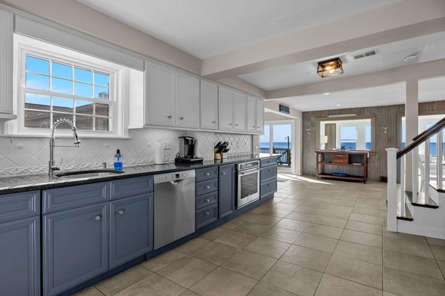 11 Atlantic Avenue, Harwich Port, MA 02646