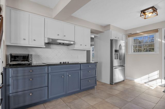 11 Atlantic Avenue, Harwich Port, MA 02646