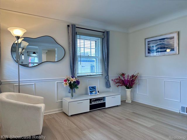 20352 Beatrice Street, Livonia, MI 48152