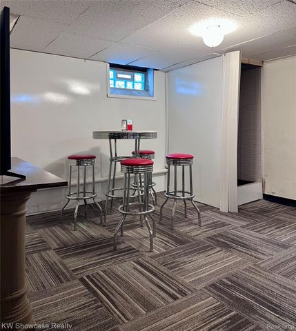 20352 Beatrice Street, Livonia, MI 48152