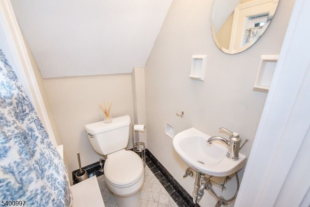 158 S Mountain Ave, Montclair Twp., NJ 07042