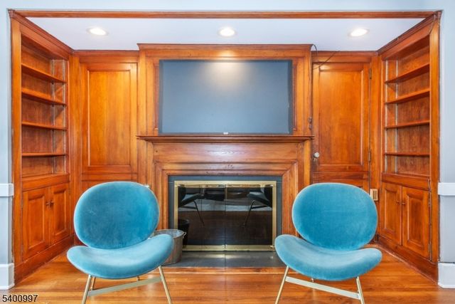 158 S Mountain Ave, Montclair Twp., NJ 07042