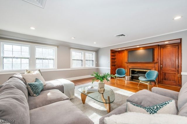 158 S Mountain Ave, Montclair Twp., NJ 07042