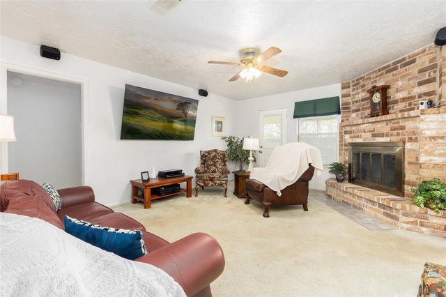 2306 Heather Street, Highlands, TX 77562