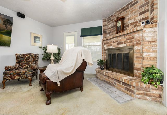2306 Heather Street, Highlands, TX 77562