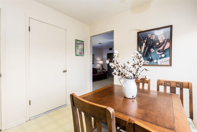 2306 Heather Street, Highlands, TX 77562