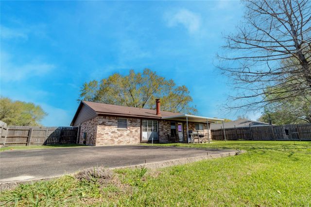 2306 Heather Street, Highlands, TX 77562