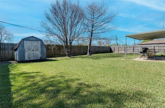 2306 Heather Street, Highlands, TX 77562