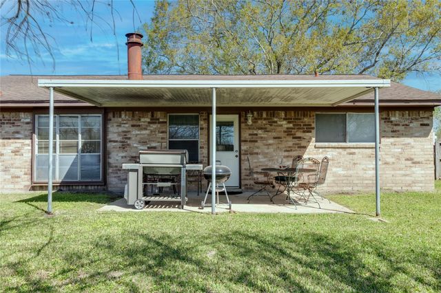 2306 Heather Street, Highlands, TX 77562