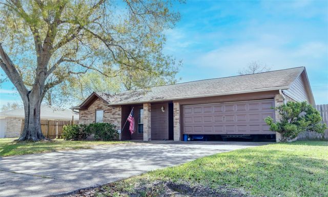 2306 Heather Street, Highlands, TX 77562