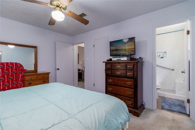 2306 Heather Street, Highlands, TX 77562