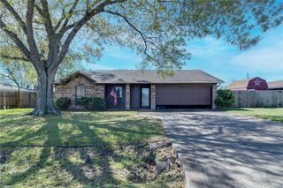 2306 Heather Street, Highlands, TX 77562