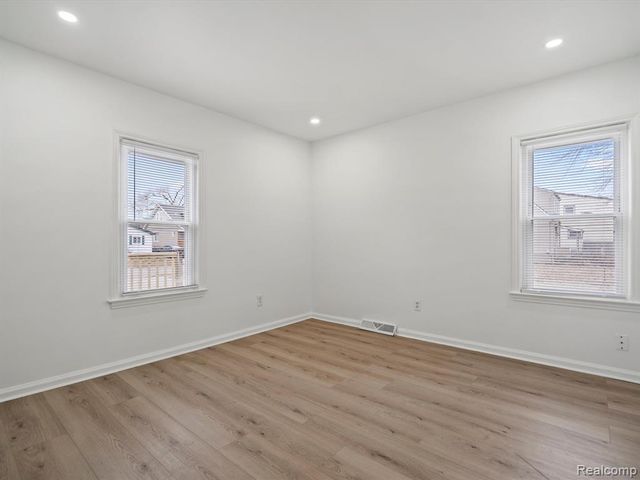 23409 Carlisle Avenue, Hazel Park, MI 48030