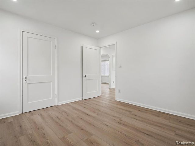 23409 Carlisle Avenue, Hazel Park, MI 48030