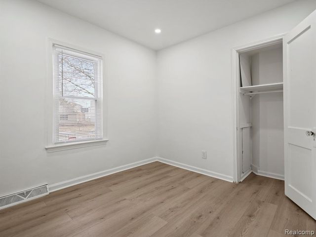 23409 Carlisle Avenue, Hazel Park, MI 48030