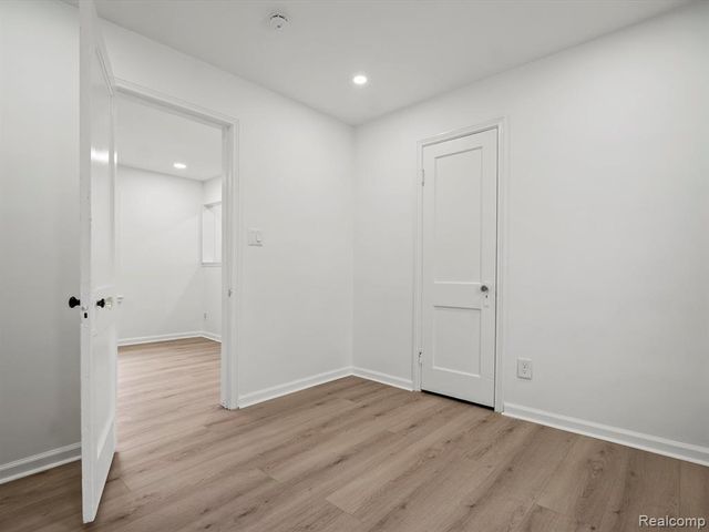 23409 Carlisle Avenue, Hazel Park, MI 48030