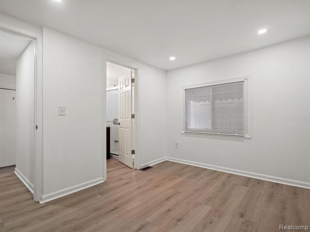23409 Carlisle Avenue, Hazel Park, MI 48030
