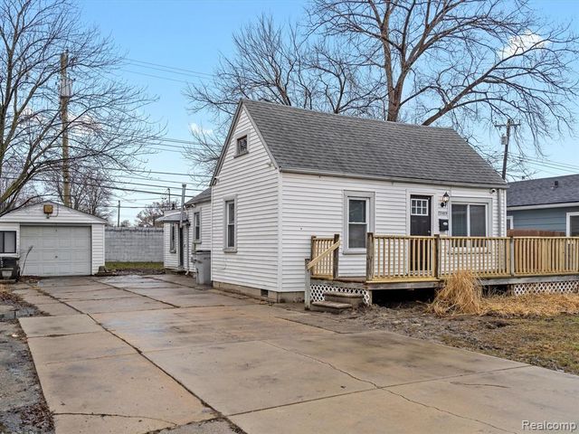 23409 Carlisle Avenue, Hazel Park, MI 48030