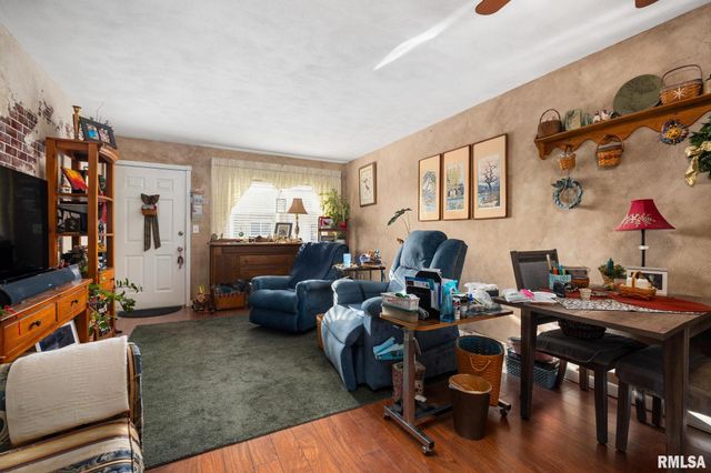 420 Brentwood Rd Unit 201, Morton, IL 61550