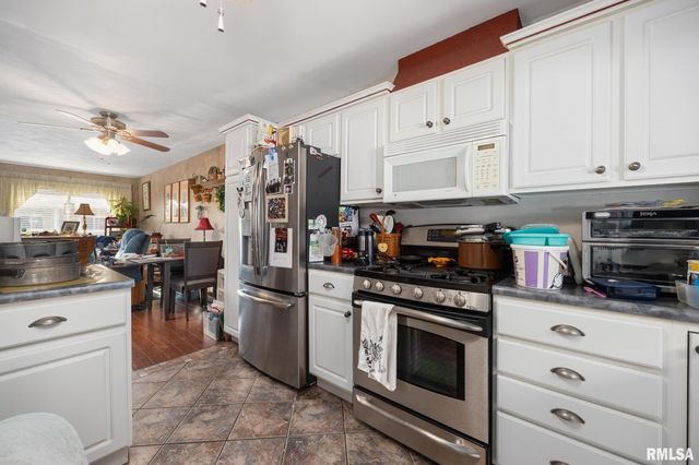 420 Brentwood Rd Unit 201, Morton, IL 61550