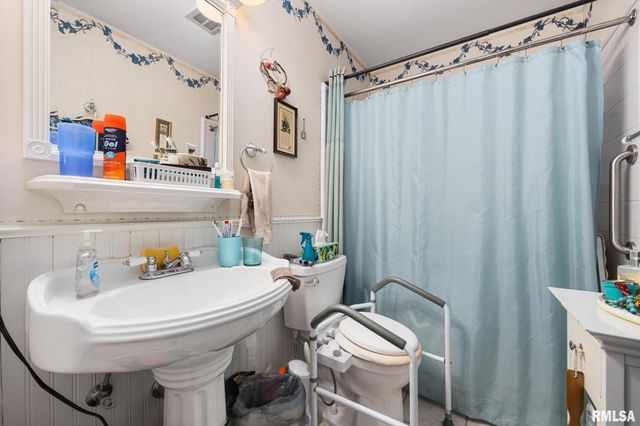 420 Brentwood Rd Unit 201, Morton, IL 61550